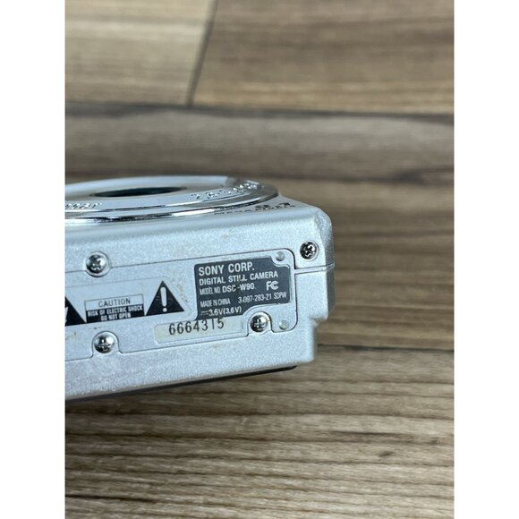 Sony Cyber-shot DSC-W90 8.1MP Digital Camera - Silver W/ Battery & Charger - Picture 10 of 11